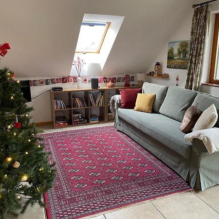 Oak Tree Apartment - Toelgy Lak Pilisszentkereszt Εξωτερικό φωτογραφία